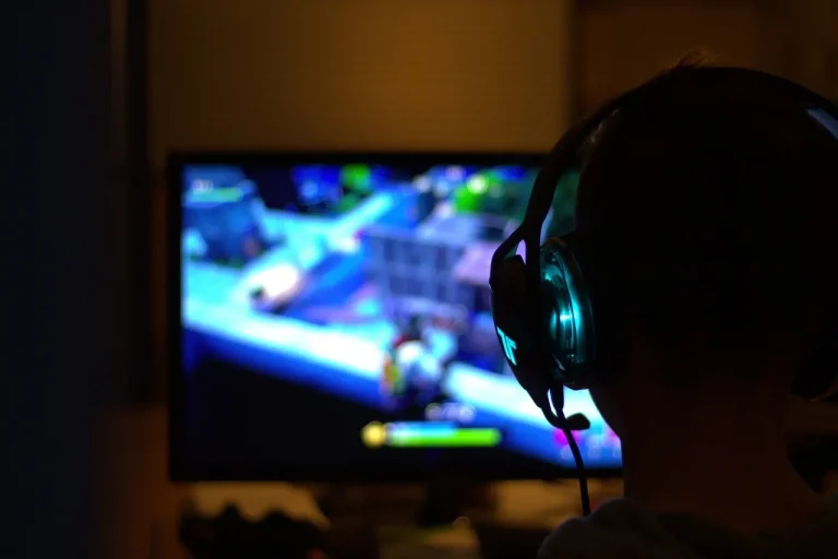 A vantagem de jogar Valorant com um gift card ou cartão presente